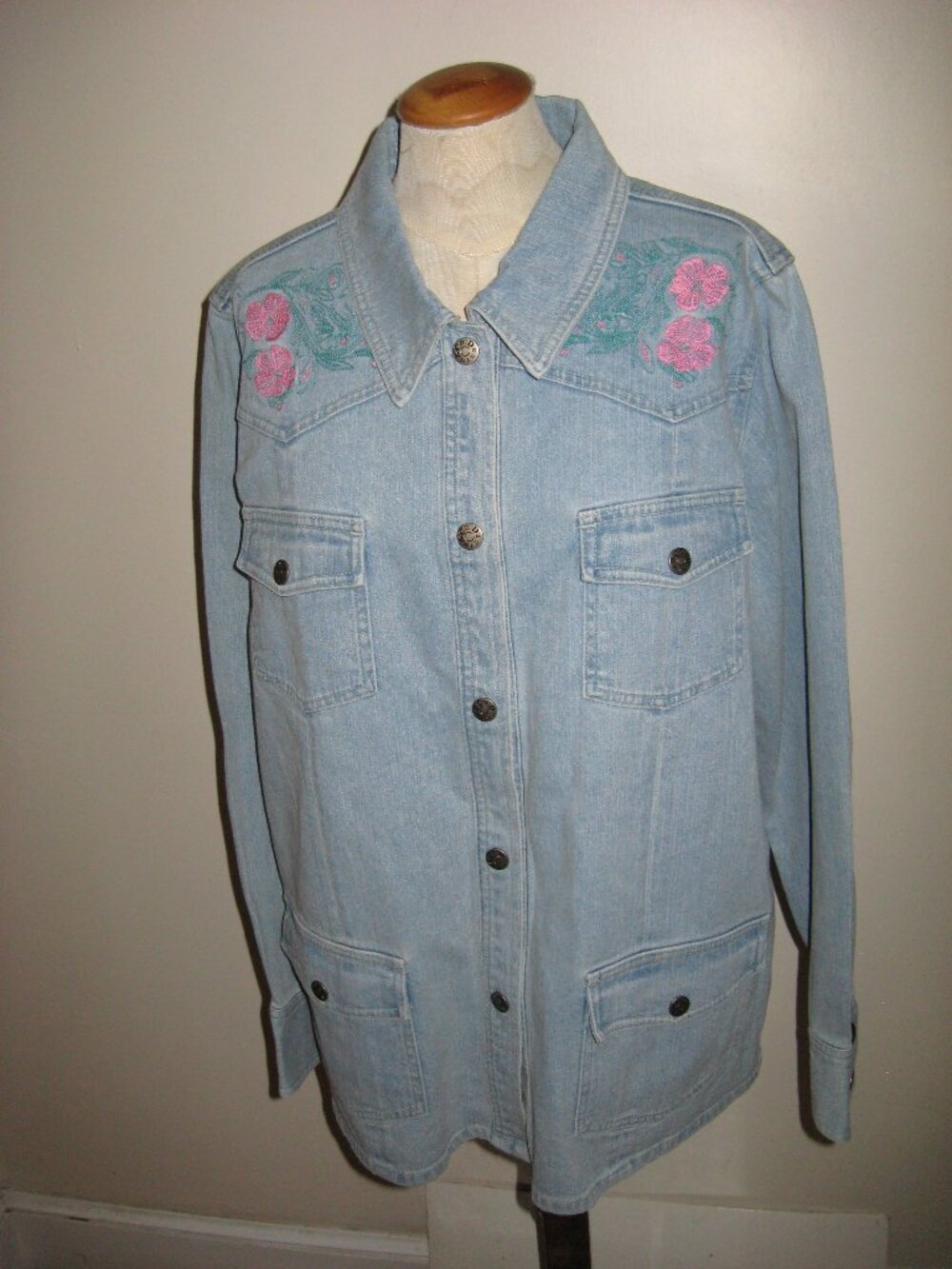 Denim & Co. Floral Embrolidery Denim Jacket NWOT
